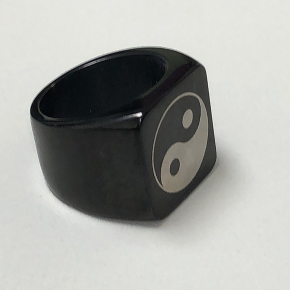17mm black stainless steel yin-yang ring - Picture 1 of 5